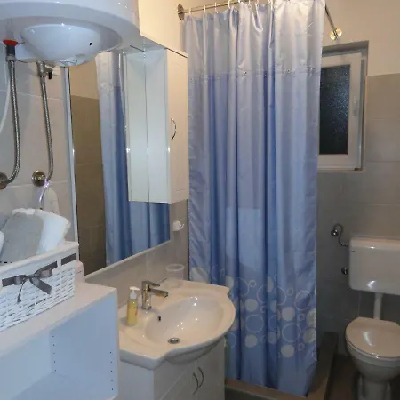 בית הארחה House Marija נין