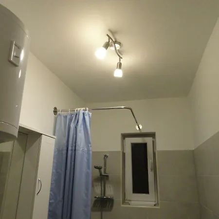 בית הארחה House Marija נין