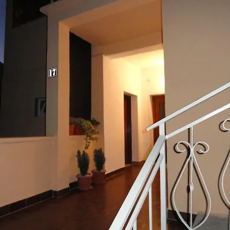 House Marija بيت ضيافة نين